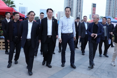 安全重任擔(dān)在肩 踏實(shí)篤定永向前 堅(jiān)基供應(yīng)平安美好時光 ——市領(lǐng)導(dǎo)林濤、黎意勇、朱蔚蔚、鐘壬旺等調(diào)研河源市商業(yè)中心安全情況