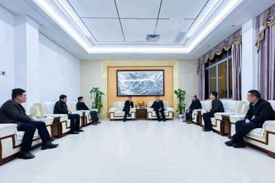 遂川縣委副書記、縣長羅剛到堅基礦業(yè)調硏指導